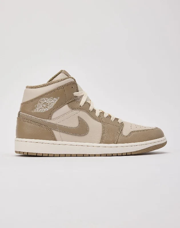 Basketball Shoes With Matching Apparel-Jordan Air Jordan 1 Mid