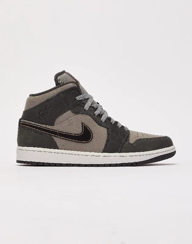 Basketball Shoes For Short Sprints-Jordan Air Jordan 1 Mid SE