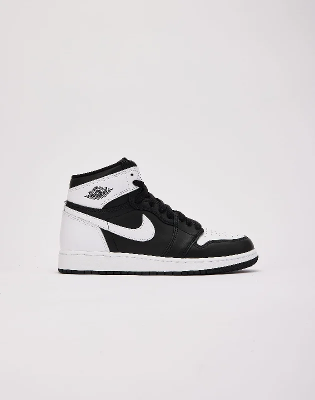 Basketball Shoes For Defensive Play-Jordan Air Jordan 1 Retro High OG 'Black and White' Grade-School