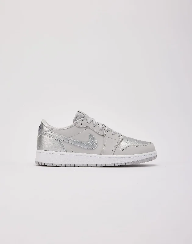 Basketball Shoes With Foam Midsole-Jordan Air Jordan 1 Retro Low OG 'Metallic Silver' Grade-School