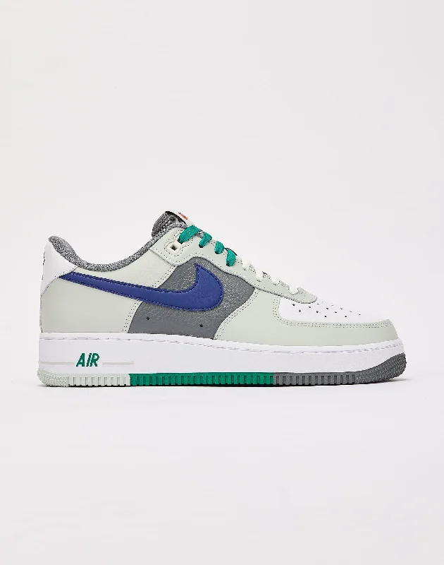 Basketball Shoes With Nike Logo-Nike Air Force 1 Low '07 LV8