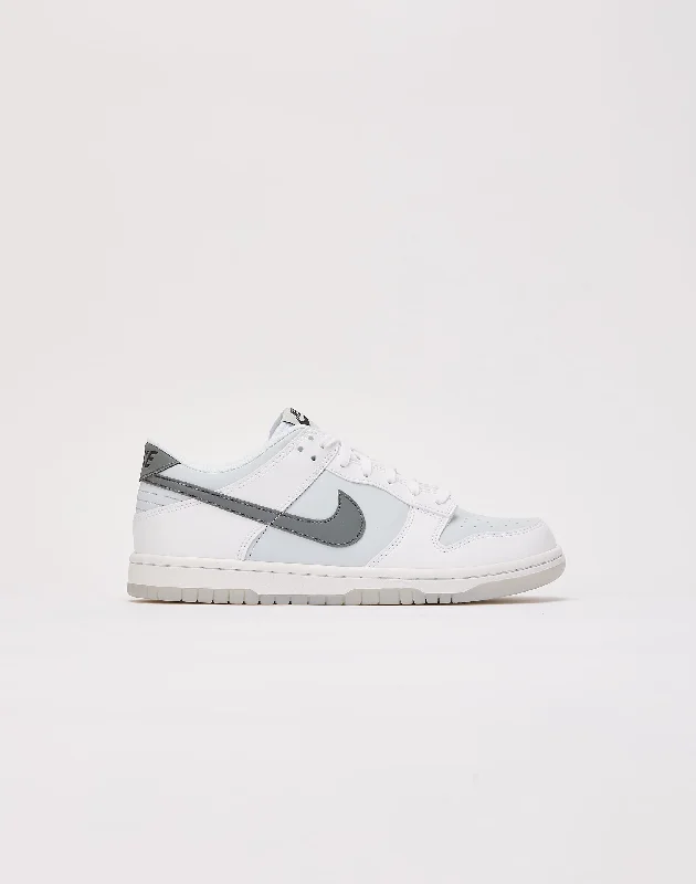 Basketball Shoes With Discounts-Nike Dunk Low Grade-School