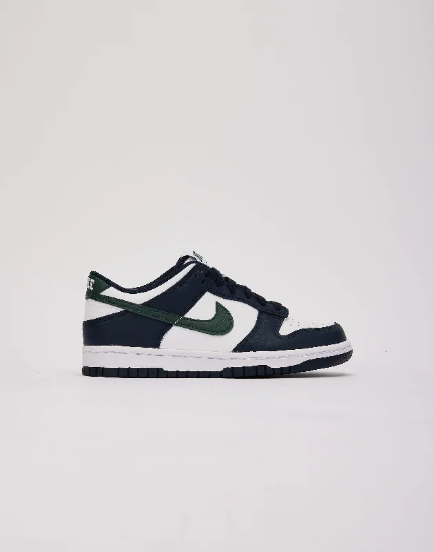 Basketball Shoes For Training-Nike Dunk Low Grade-School