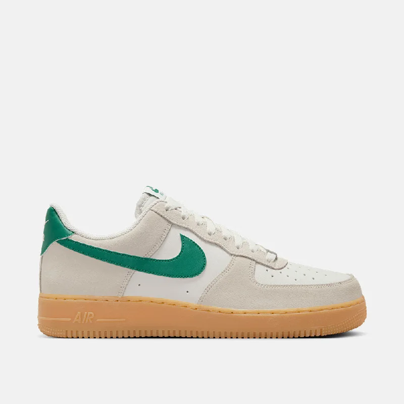 Basketball Shoes With Flexible Soles-Men's Air Force 1 '07 LV8